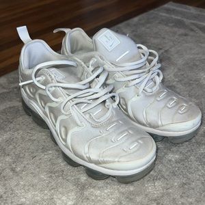 Men’s Nike Air VaporMax Plus white shoes - size 8